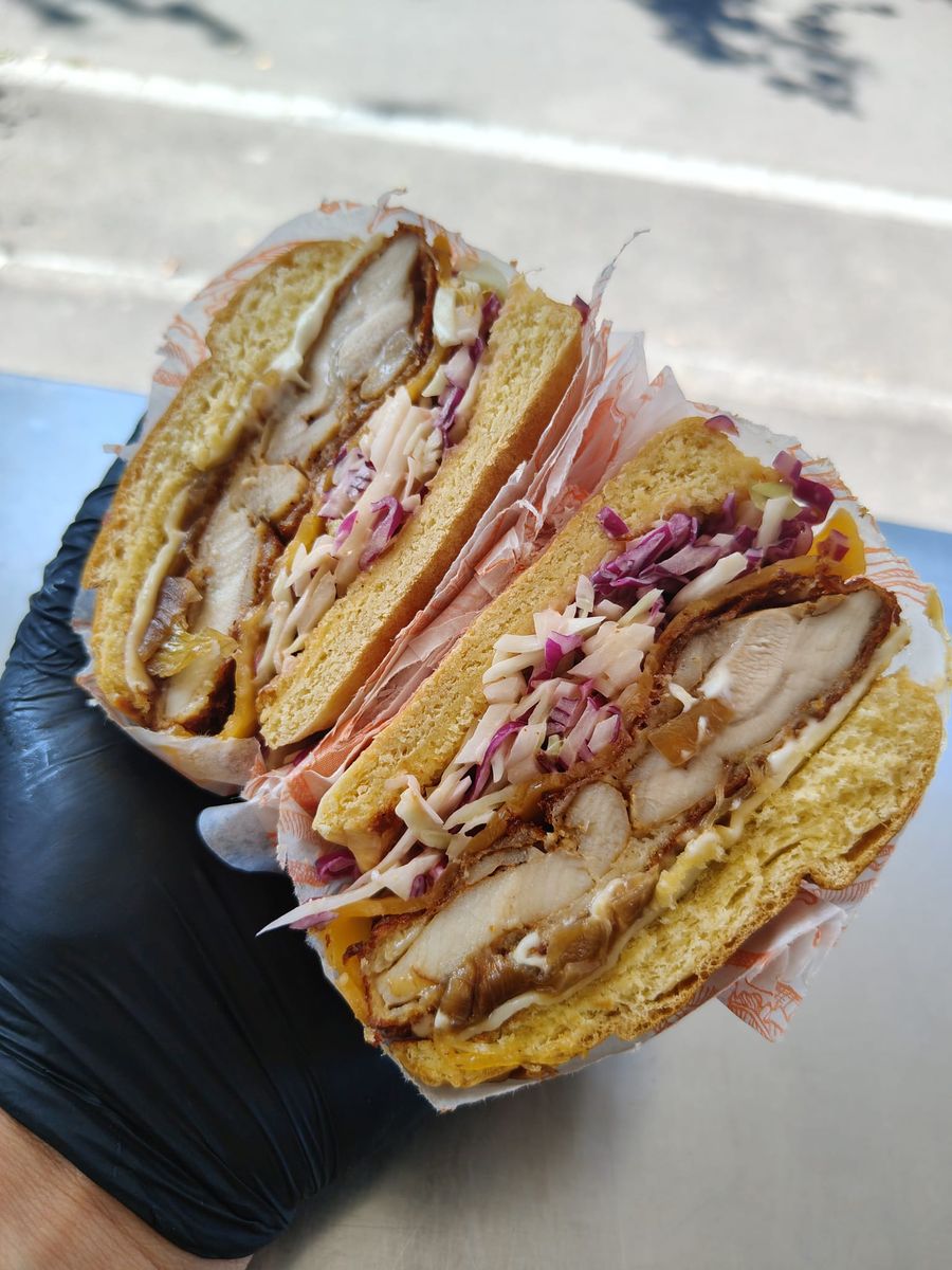 Burger au poulet pané